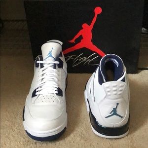 Air Jordan 4 Retro Legend Blue
